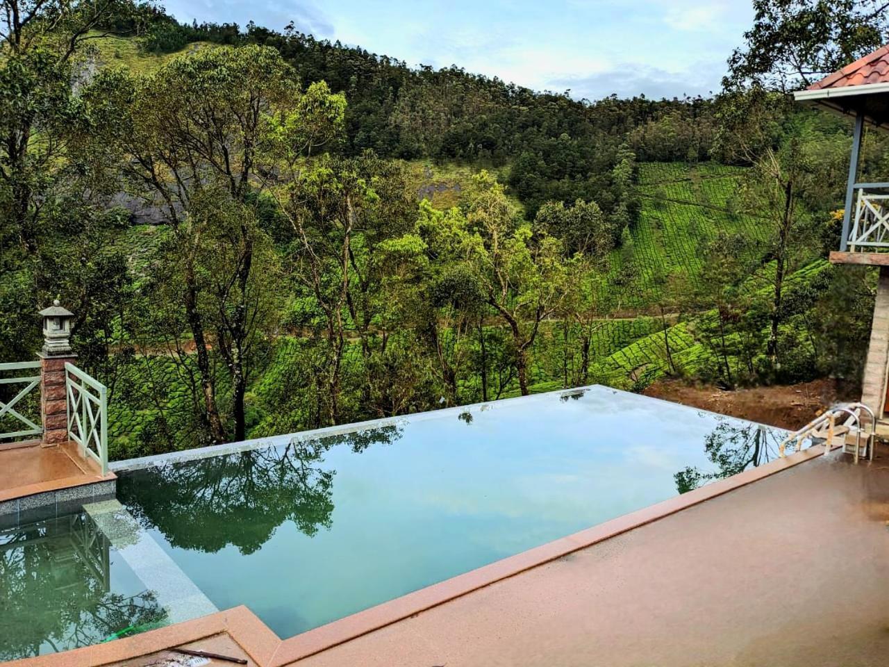 The Planet Munnar Hotel Suryanelli ภายนอก รูปภาพ