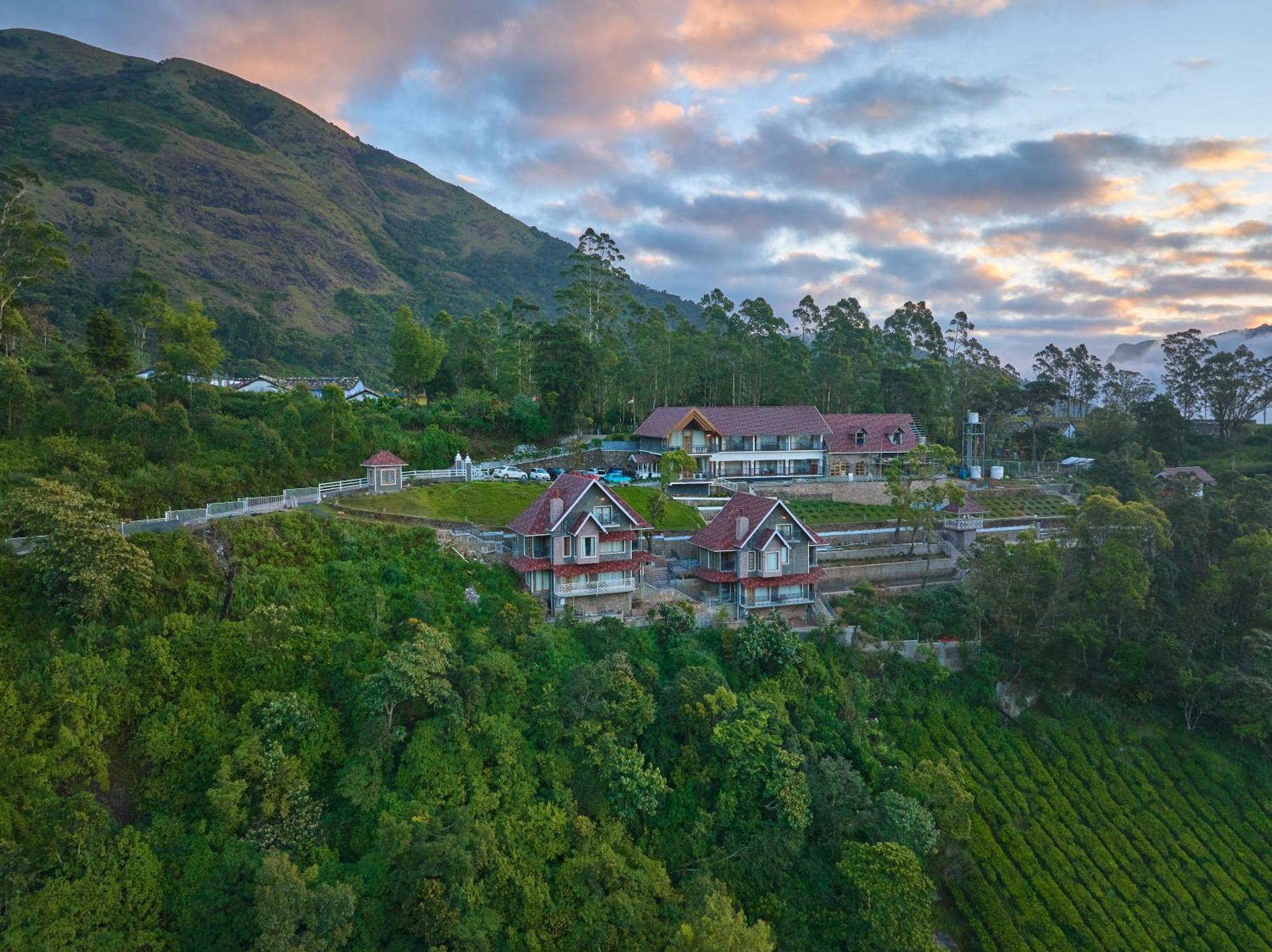 The Planet Munnar Hotel Suryanelli ภายนอก รูปภาพ