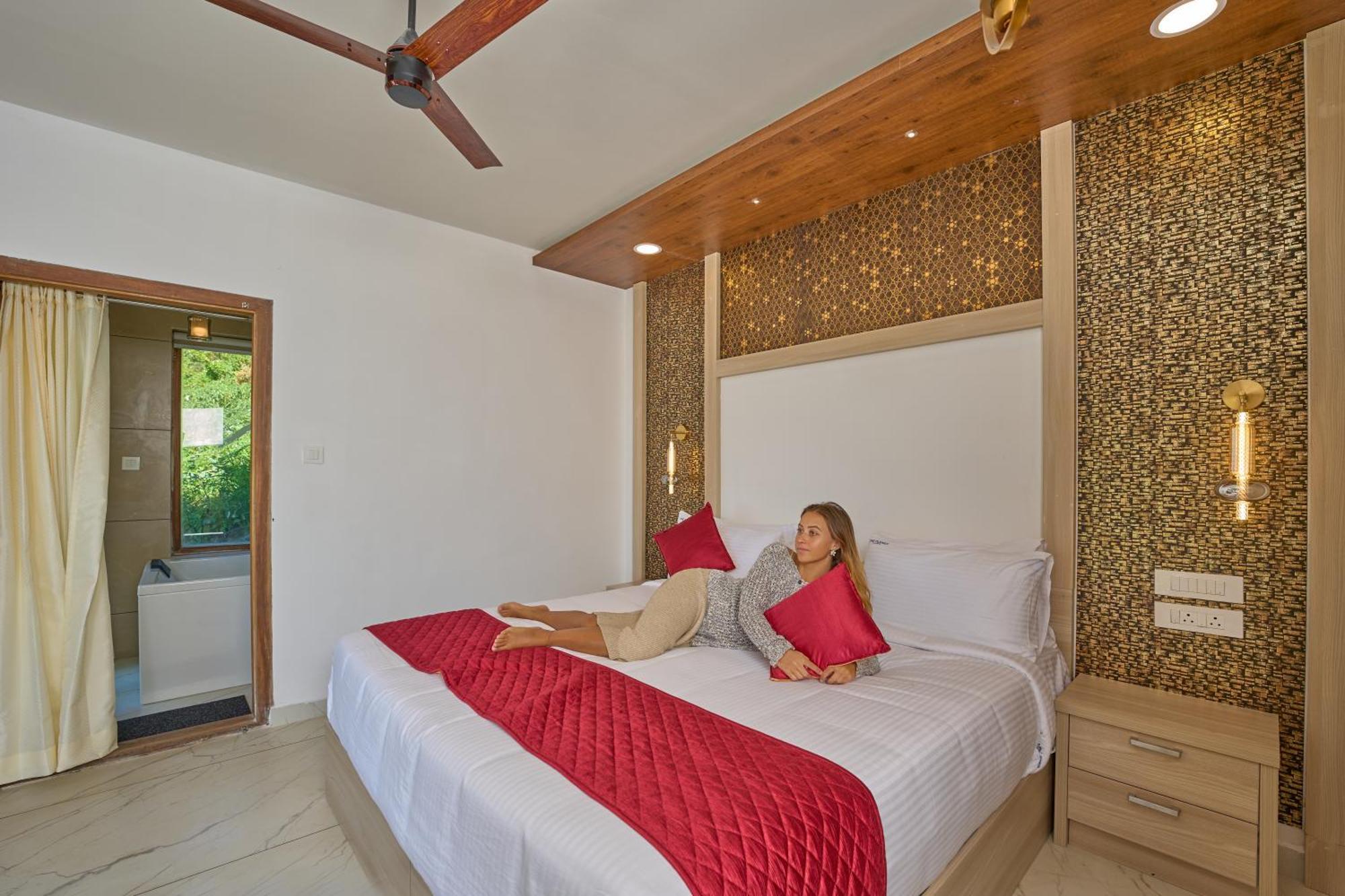 The Planet Munnar Hotel Suryanelli ภายนอก รูปภาพ