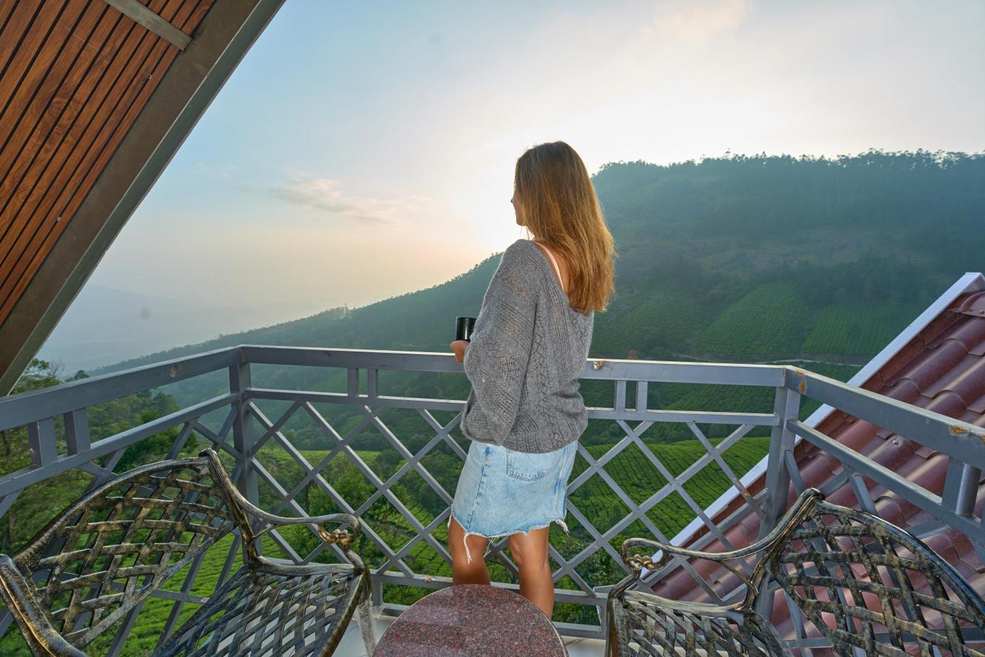 The Planet Munnar Hotel Suryanelli ภายนอก รูปภาพ