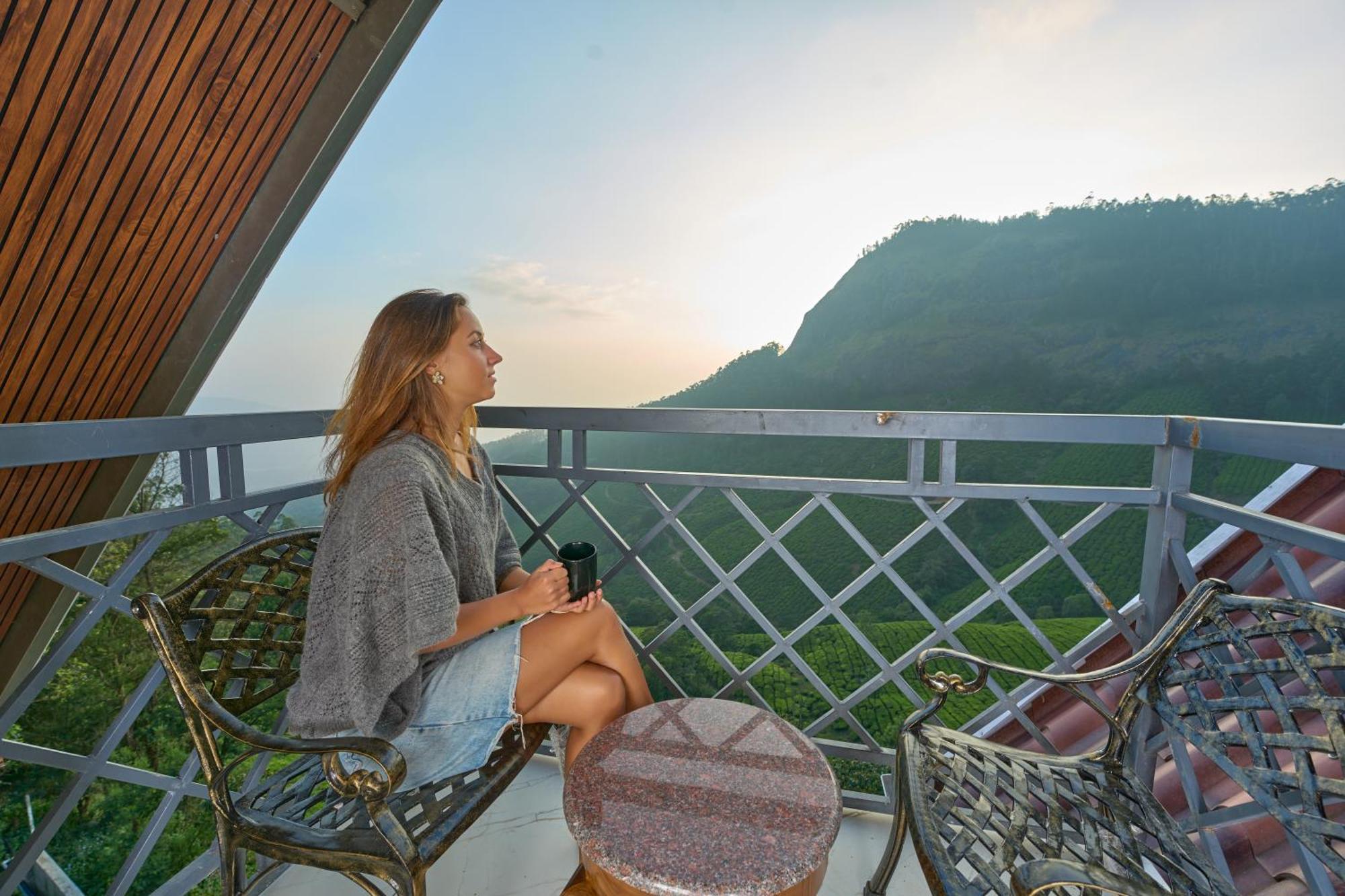 The Planet Munnar Hotel Suryanelli ภายนอก รูปภาพ